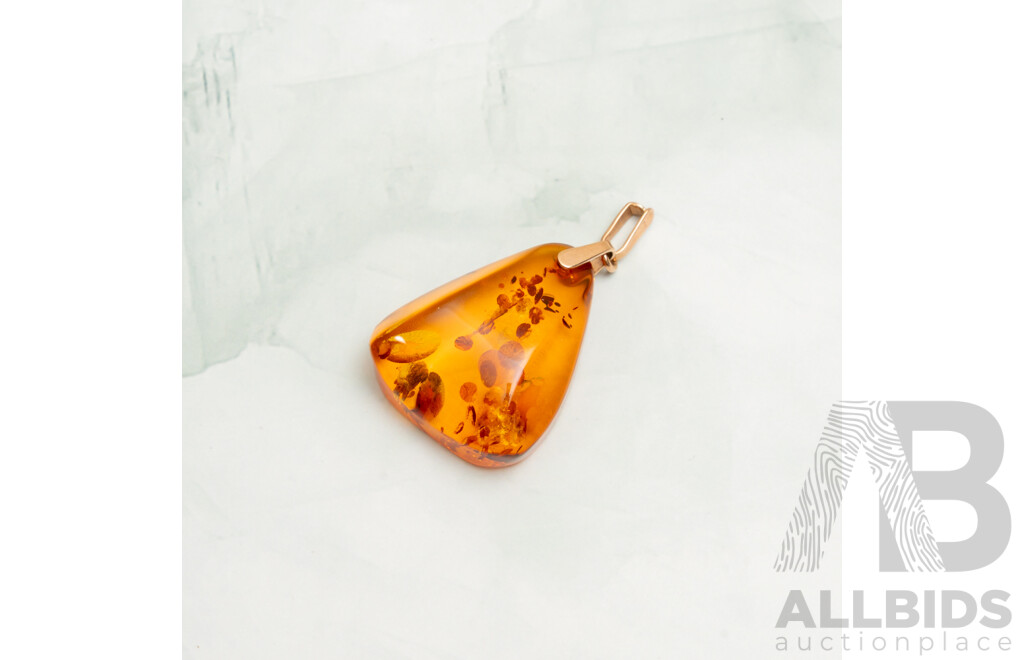 NEW - 14ct Amber Pendant, 45mm Long, 5.94 Grams