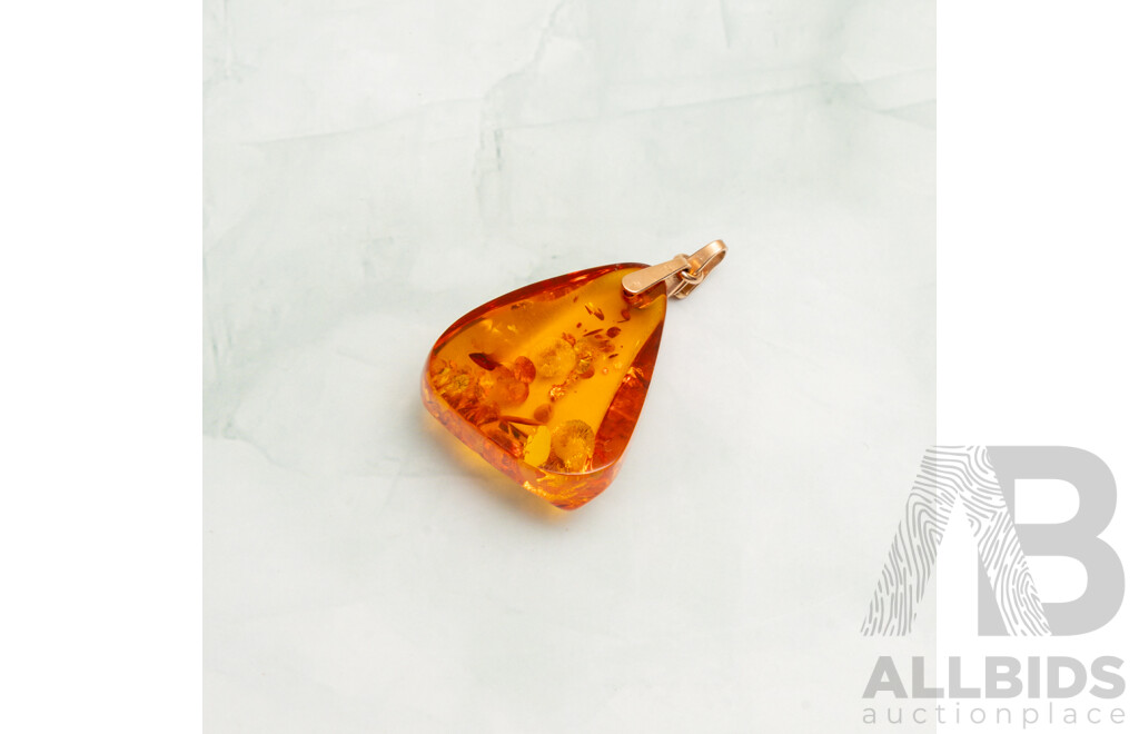 NEW - 14ct Amber Pendant, 45mm Long, 5.94 Grams