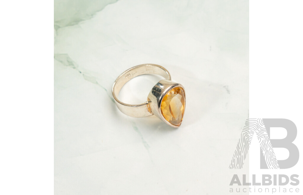 NEW - Sterling Silver Citrine Cocktail Ring, Size S, 7.99 Grams