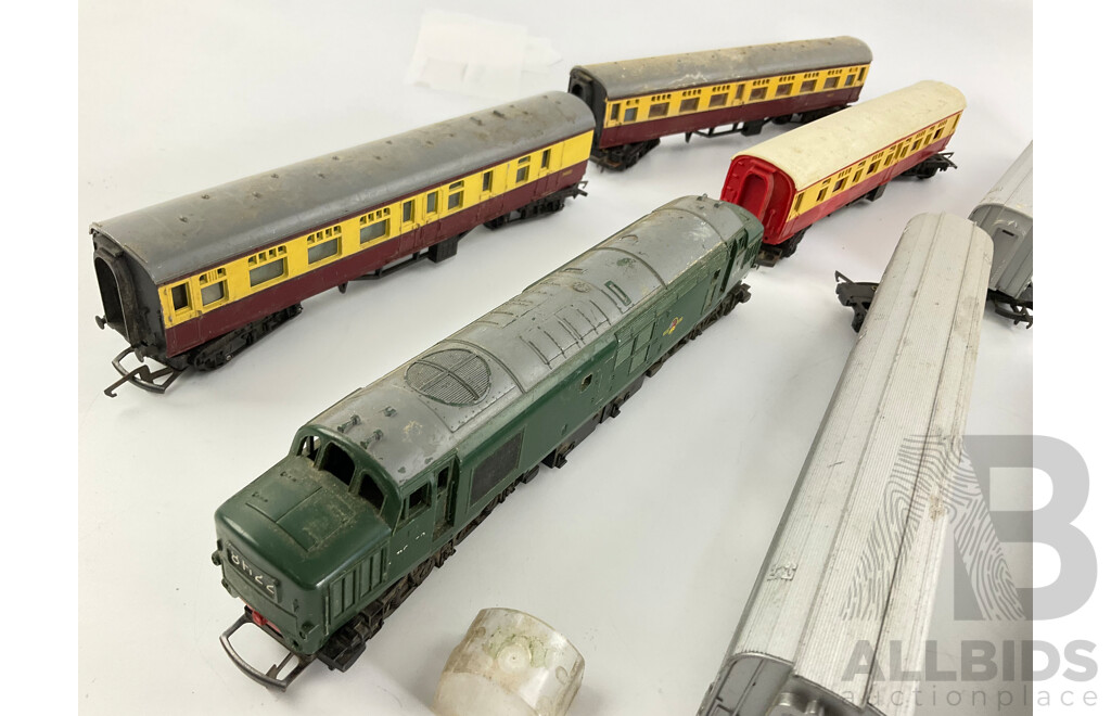 Collection of Tri Ang and Hornby HO Scale Rolling Stock Including Southern Aurora Passenger Carriages, United Kingdom Deltic Locomotive and Passenger Carriages, American Freight and Caboose