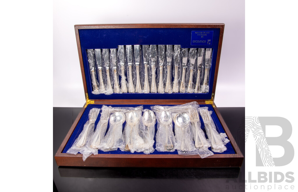 Grosvenor Silver Plate 56 Piece Flat Wear Set in Original Case