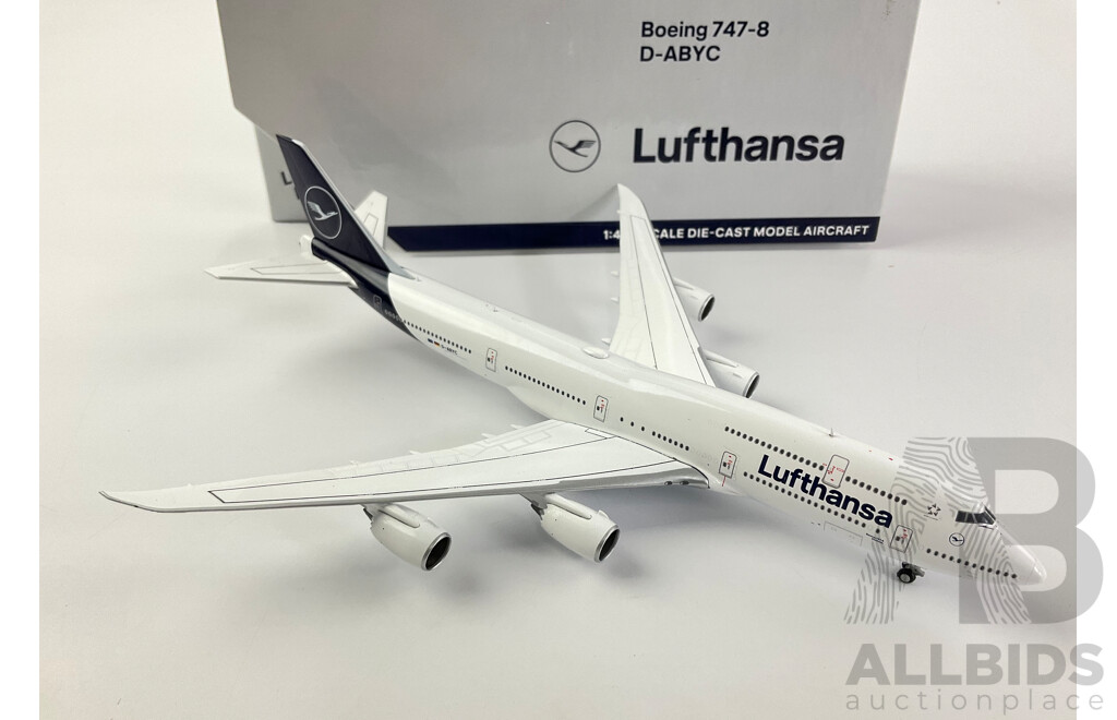 Gemini Jets Diecast Boeing 747-8 Luthansa DABY-C with Box - 1:400 Scale