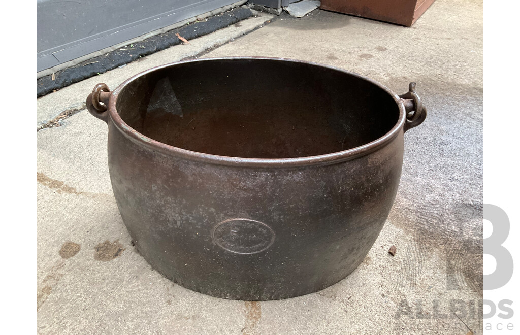 Vintage Cast Iron Five Gallon West Bromwich Pot