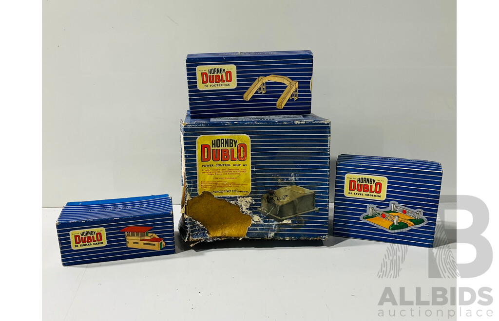 Boxed Hornby Duplo 'OO' Scale Diecast Footbridge, Level Crossing, Signal Cabin and Power Unit A3