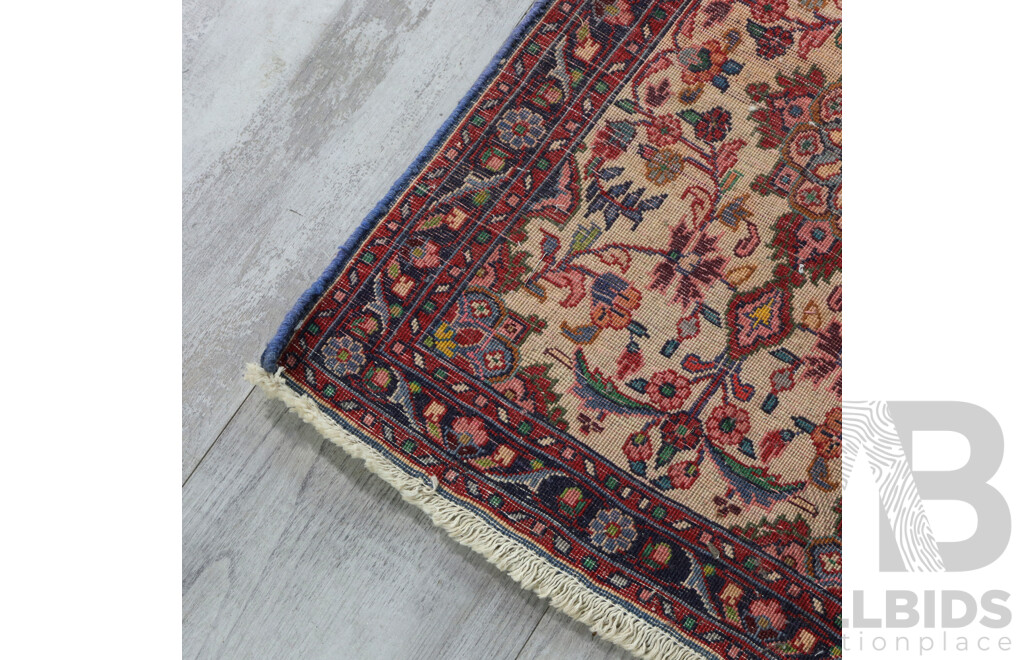 Hand Knotted Wool Persian Rug