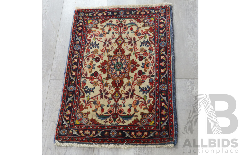 Hand Knotted Wool Persian Rug