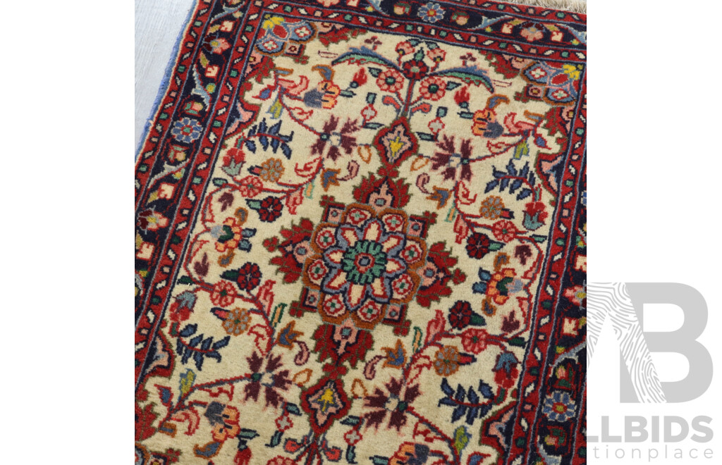 Hand Knotted Wool Persian Rug