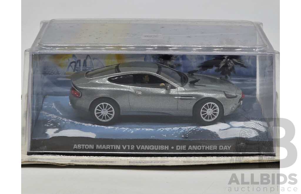 GE Fabbri Ltd 2002 Aston Martin V12 Vanquish Coupe Silver - James Bond 007 Die Another Day 1:43 Scale Model Car - Sealed in Blister