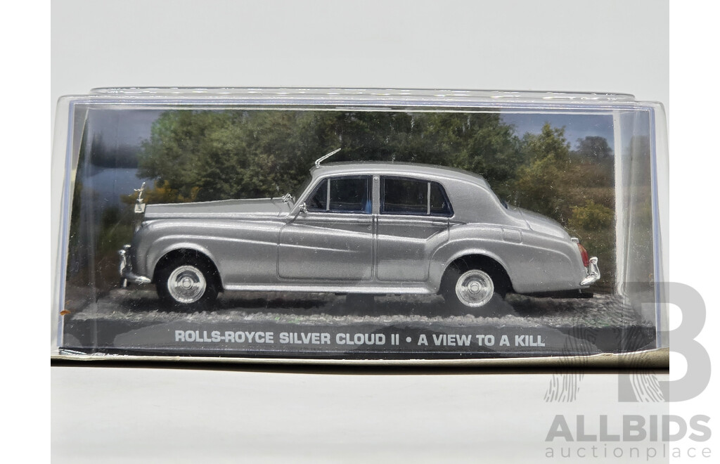GE Fabbri Ltd 1962 Rolls Royce Silver Cloud II Silver - James Bond 007 A View to Kill 1:43 Scale Model Car - Sealed in Blister