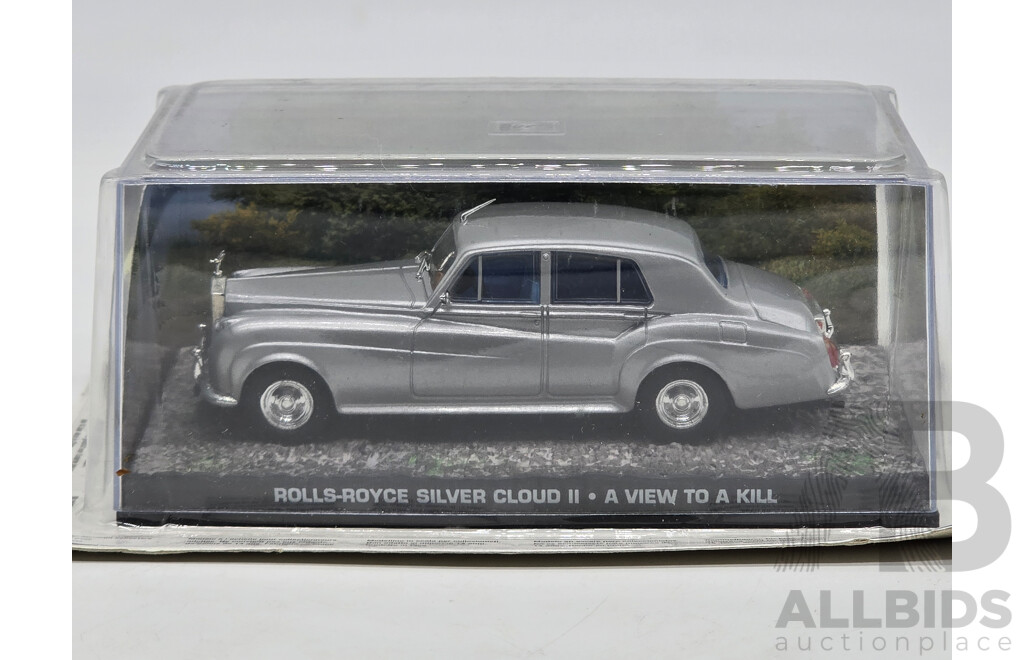 GE Fabbri Ltd 1962 Rolls Royce Silver Cloud II Silver - James Bond 007 A View to Kill 1:43 Scale Model Car - Sealed in Blister