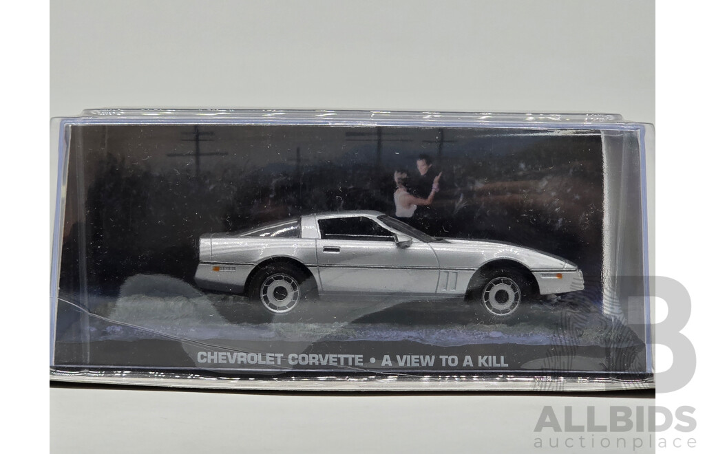 GE Fabbri Ltd 1984 Chevrolet Corvette C4 Silver - James Bond 007 A View to Kill 1:43 Scale Model Car - Sealed in Blister