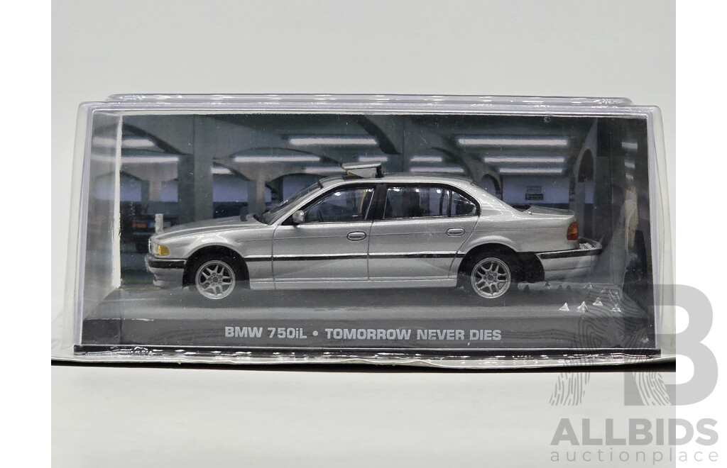 GE Fabbri Ltd 1997 BMW 750iL E38 Silver - James Bond 007 Tomorrow Never Dies 1:43 Scale Model Car - Sealed in Blister