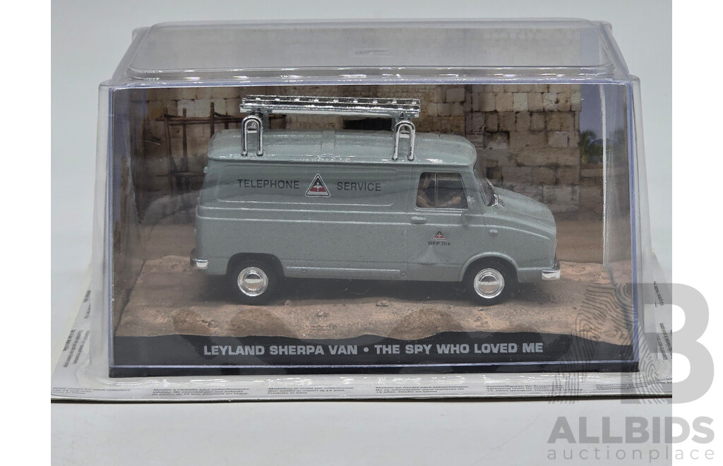 GE Fabbri Ltd 1975 Leyland Sherpa 240 Deluxe Van - James Bond 007 the Spy Who Loved Me 1:43 Scale Model Car - Sealed in Blister