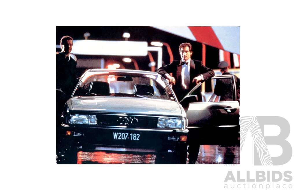 GE Fabbri Ltd 1986 Audi 200 (C3) Quattro Silver - James Bond 007 The Living Daylights 1:43 Scale Model Car - Sealed in Blister