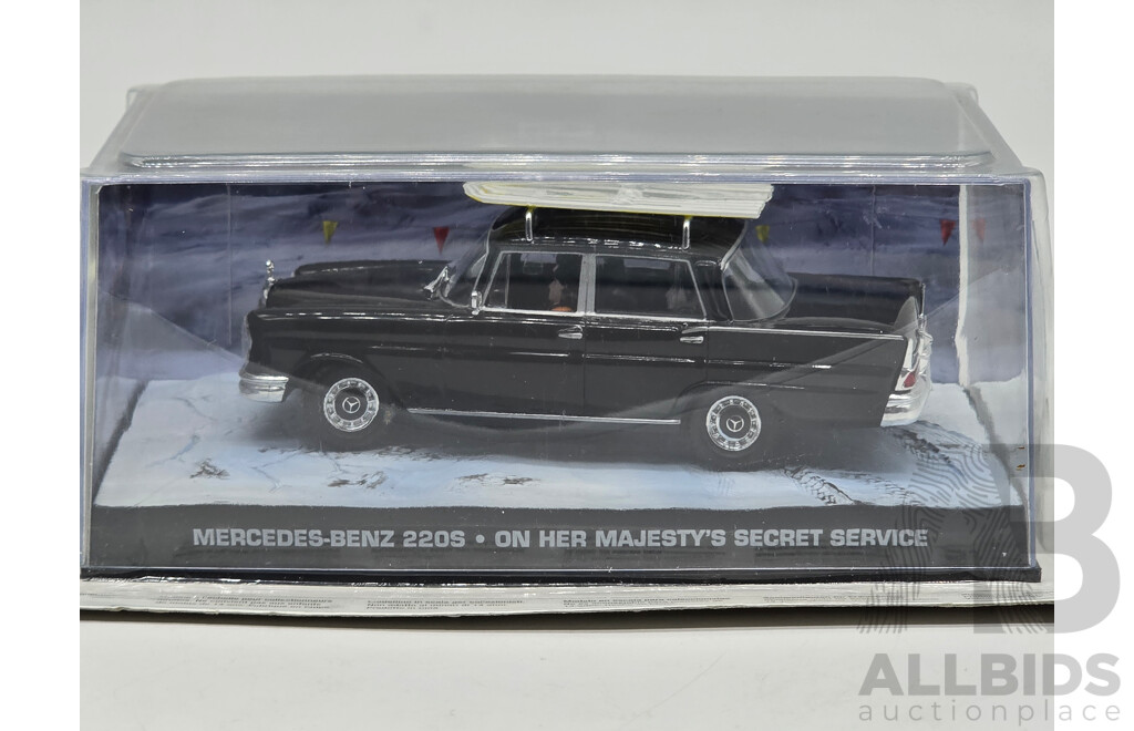 GE Fabbri Ltd 1963 Mercedes Benz 220S W111 Black - James Bond 007 on Her Majesty's Secret Service 1:43 Scale Model Car - Sealed in Blister