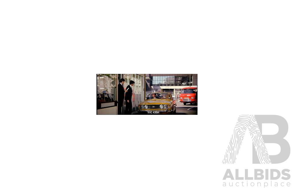 GE Fabbri Ltd 1970 Triumph Stag Yellow - James Bond 007 Diamonds Are Forever 1:43 Scale Model Car - Sealed in Blister