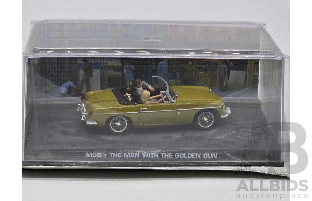 GE Fabbri Ltd MGB Roadster Gold- James Bond 007 The Man with The Golden Gun 1:43 Scale Model Car - Sealed in Blister