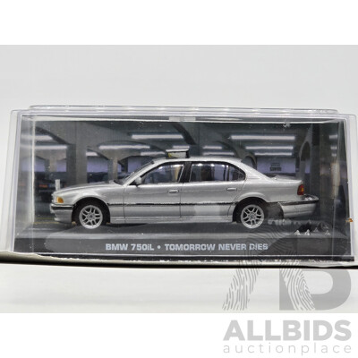 GE Fabbri Ltd 1997 BMW 750iL E38 Silver - James Bond 007 Tomorrow Never Dies 1:43 Scale Model Car - Sealed in Blister
