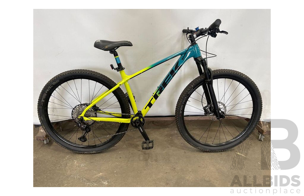 Trek Xcaliber 9 Men's Mountain Bike