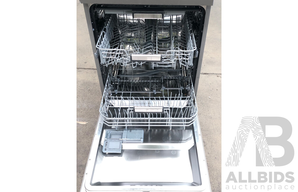 Fisher and Paykel Underbench Dishwasher