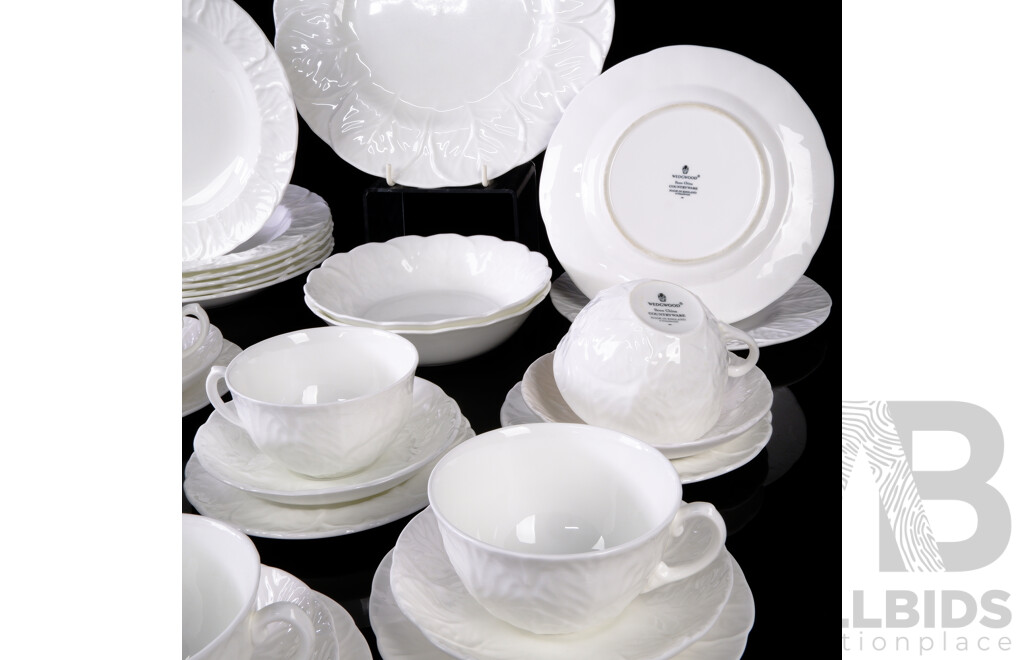 English Wedgwood Country Ware Porcelain 29 Piece Dinner Service