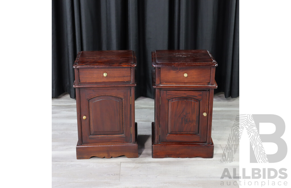 Pair of Reproduction Mahogany Bedside Cabinets