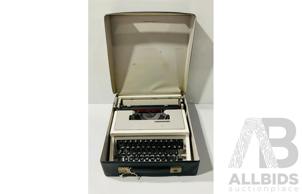 Retro Underwood 310 Typewriter with Vinyl Case