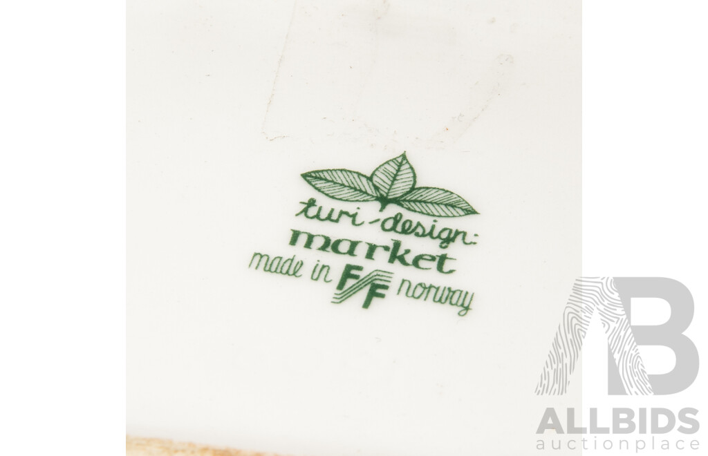 Mid Century 'Figgjo Market' Lidded Butter Dish by Turi Gramstad Oliver for Figgjo Norway