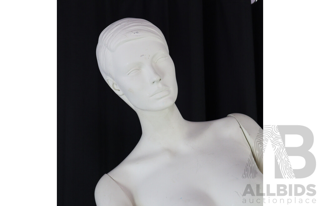 Plastic Display Cloth Mannequin on Metal Stand