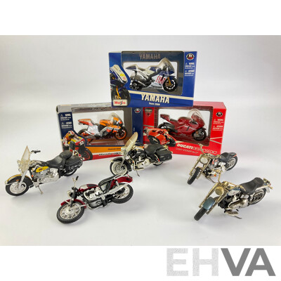 Boxed Maisto 2009 Yamaha, Casey Stoner Ducati, 2008 Honda RCV with Harley Davidsons and Triumph