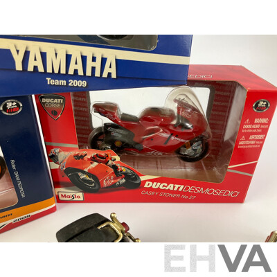 Boxed Maisto 2009 Yamaha, Casey Stoner Ducati, 2008 Honda RCV with Harley Davidsons and Triumph