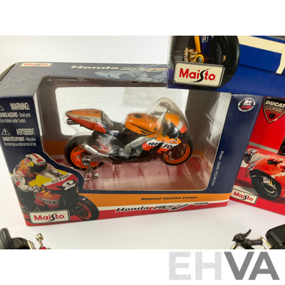 Boxed Maisto 2009 Yamaha, Casey Stoner Ducati, 2008 Honda RCV with Harley Davidsons and Triumph