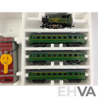 Two Boxed Lima HO Scale Battery Operated Train Sets, Locomotives Southern 4572 and X201