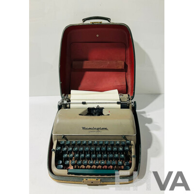 Vintage Remington Quiet-riter Typewriter in Vinyl Hard Case