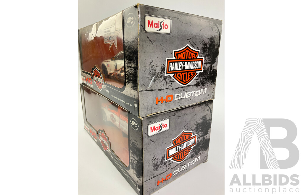 Maisto Diecast H-D Custom 1999 F-350 Super Duty Pick Up with 1936 EL Knucklehead and 2006 Ford Mustang - 1:24/1:27 Scale