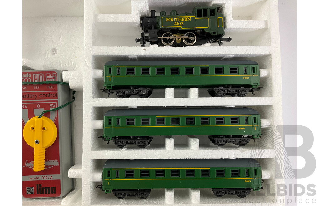 Two Boxed Lima HO Scale Battery Operated Train Sets, Locomotives Southern 4572 and X201