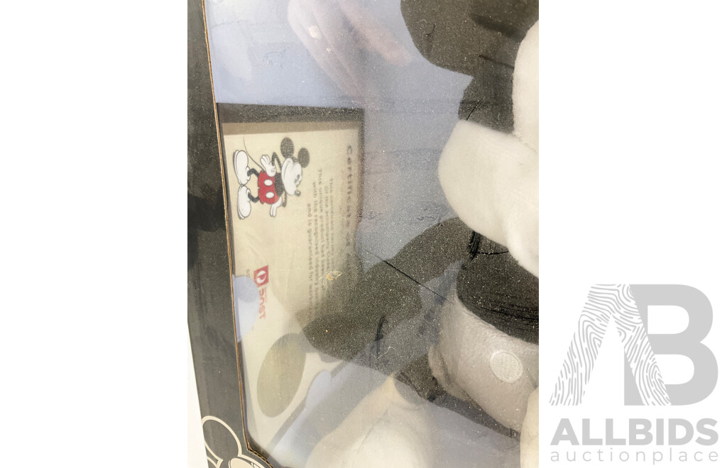 Disney Classic Collection Mickey Mouse Ninety Years - Steamboat Willie