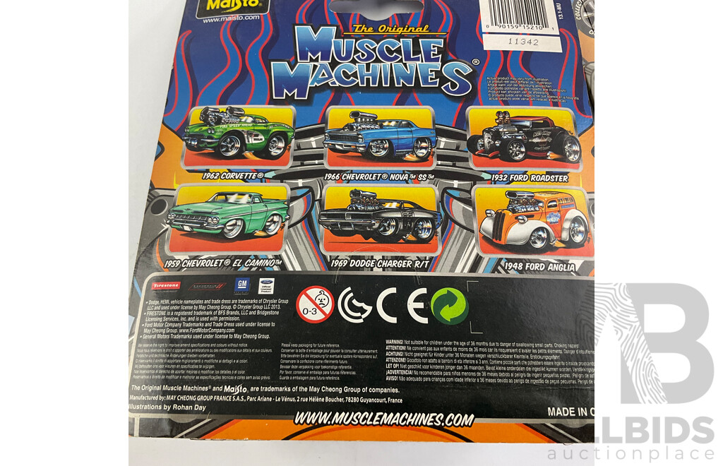 Four Boxed Diecast Maisto Muscle Machines Including 1970 Oldsmobile 442, 1932 Ford Roadster, 1955 Chev Bel Air, 1964 Ford Thunderbolt - 1:64 Scale