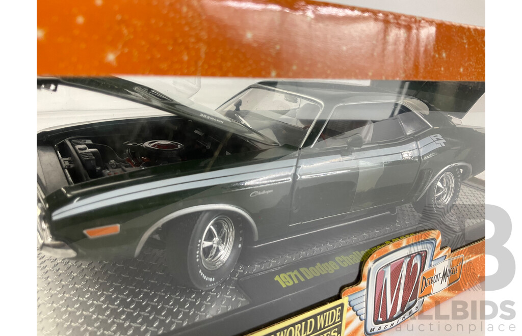 M2 Machines Detroit-Muscle Diecast 1971 Dodge Challenger R/T 383, Limited Production - 1:24 Scale