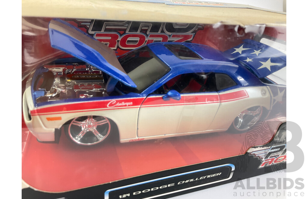 Maisto Diecast Pro Rodz Dodge Challenger - 1:24 Scale