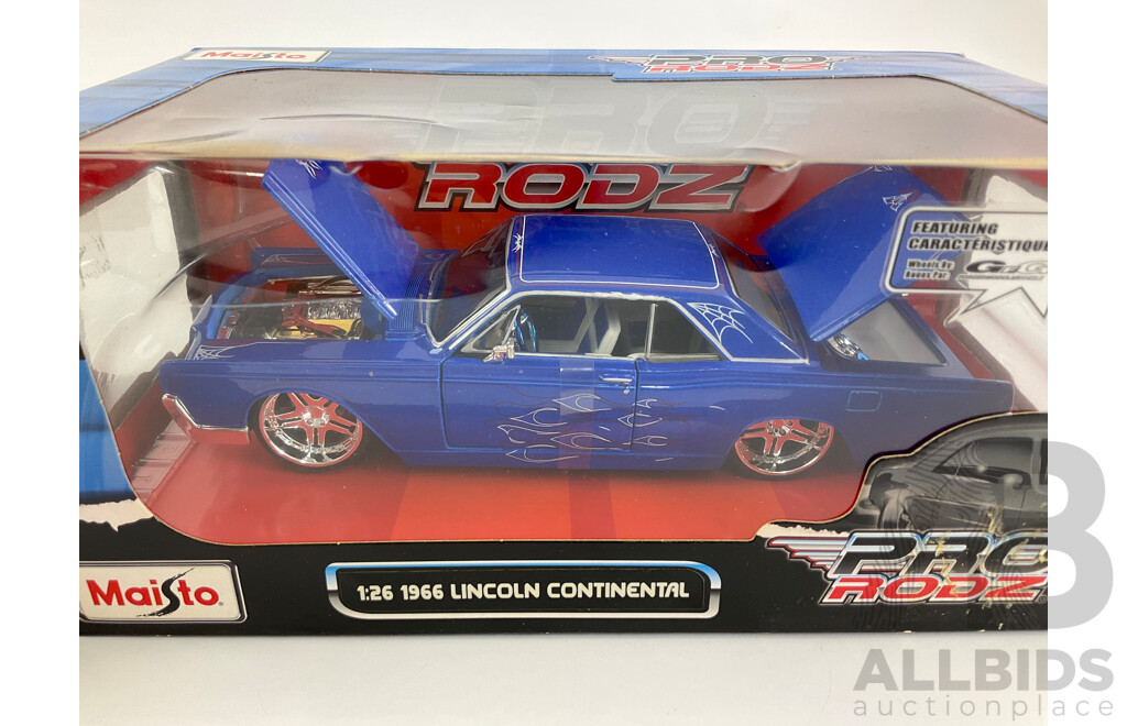 Maisto Diecast Pro Rodz 1970 Plymouth GTX and 1966 Lincoln Continental 1:24 and 1:26 Scale