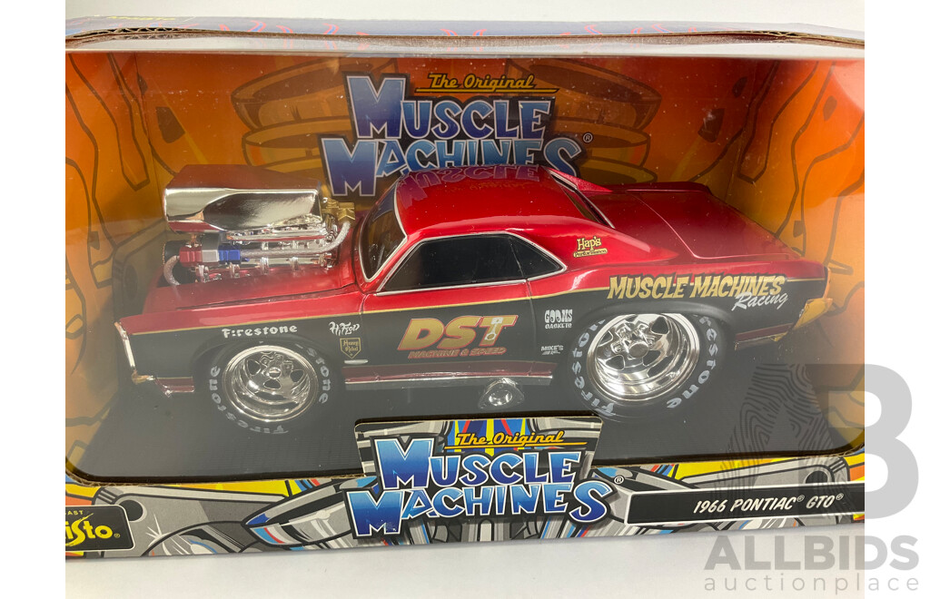 Maisto Diecast Muscle Machines 1969 Chevolet Chevelle SS and 1966 Pontiac GTO - 1:24 Scale