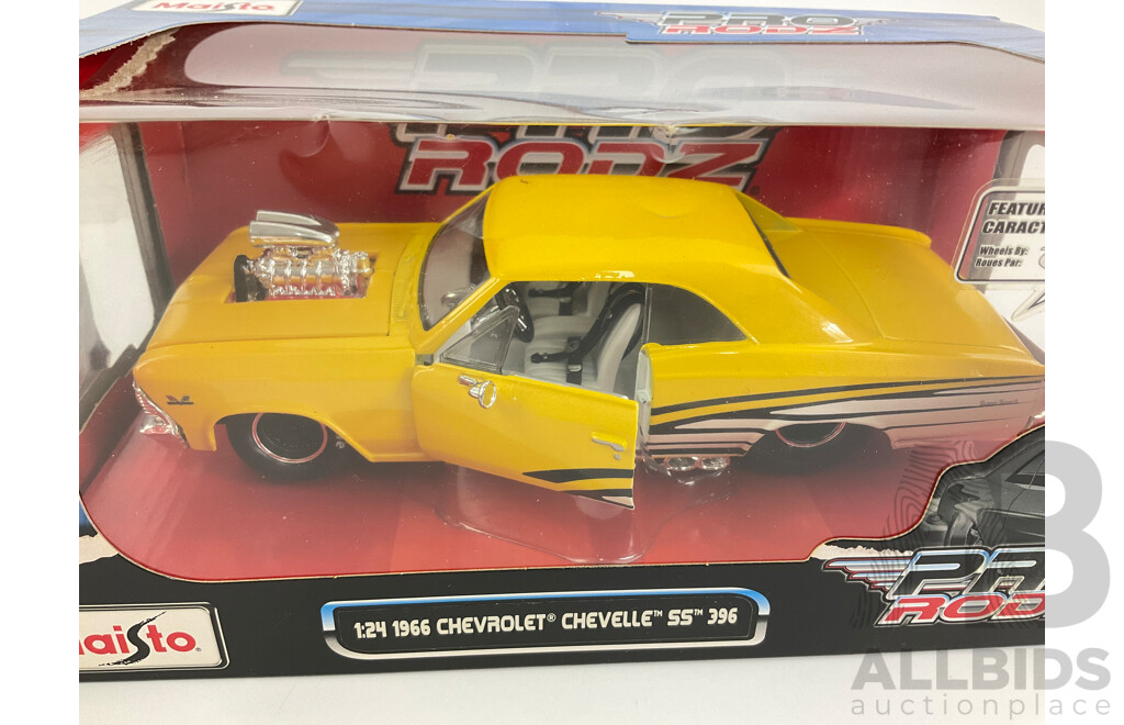 Maisto Diecast Pro Rodz 1966 Chevrolet Chevelle SS and 1969 Pontiac Firebird - 1:24 Scale