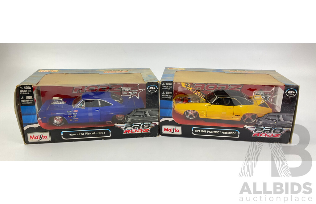 Maisto Diecast Pro Rodz 1970 Plymouth GTX and 1969 Pontiac Firebird - 1:24 Scale