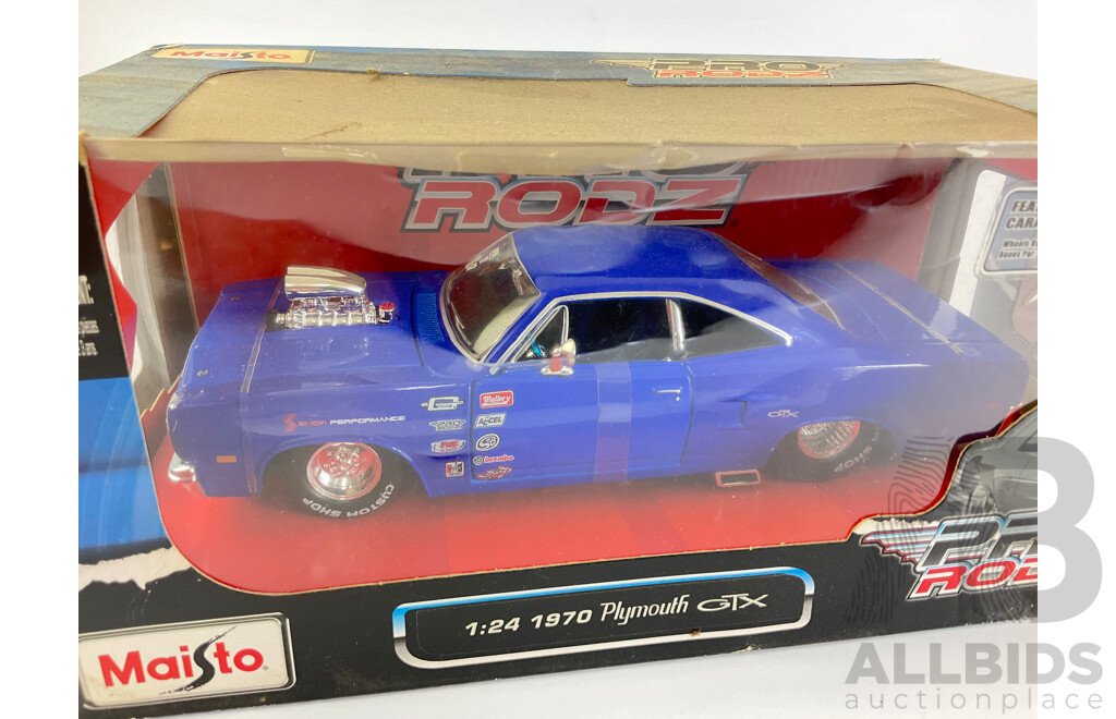 Maisto Diecast Pro Rodz 1970 Plymouth GTX and 1969 Pontiac Firebird - 1:24 Scale