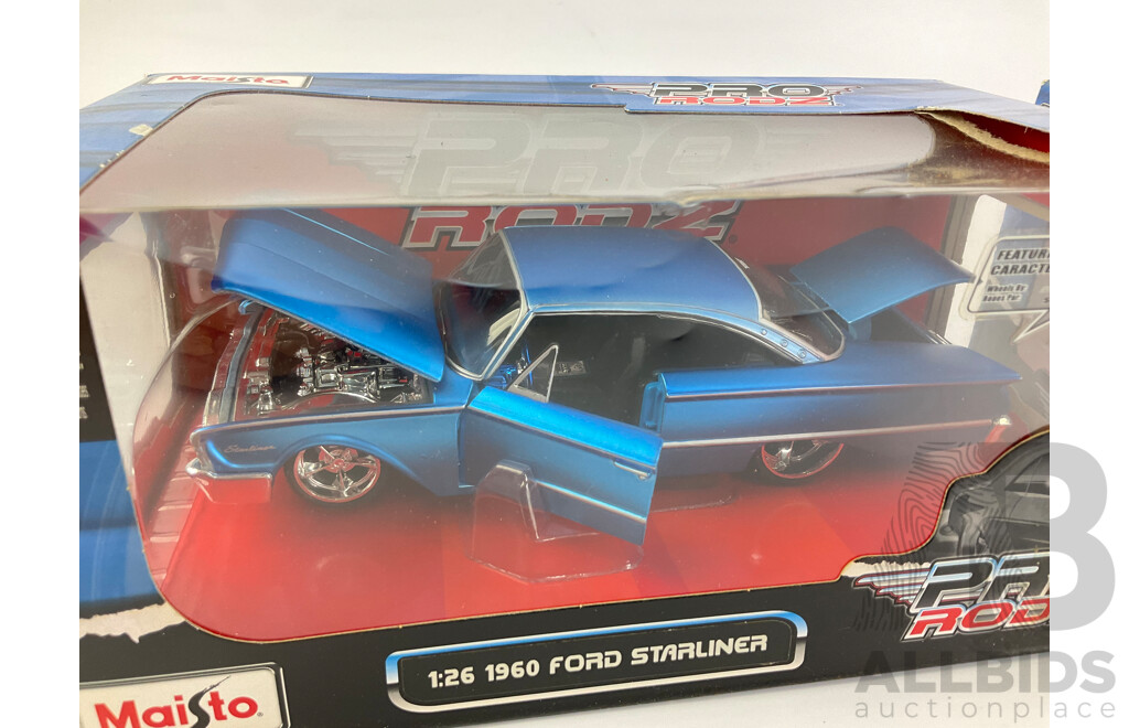 Maisto Diecast Pro Rodz 1968 Chevrolet Camaro SS and 1960 Ford Starliner - 1:24 and 1:26 Scale