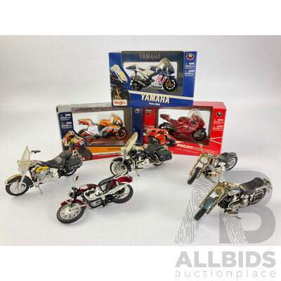 Boxed Maisto 2009 Yamaha, Casey Stoner Ducati, 2008 Honda RCV with Harley Davidsons and Triumph