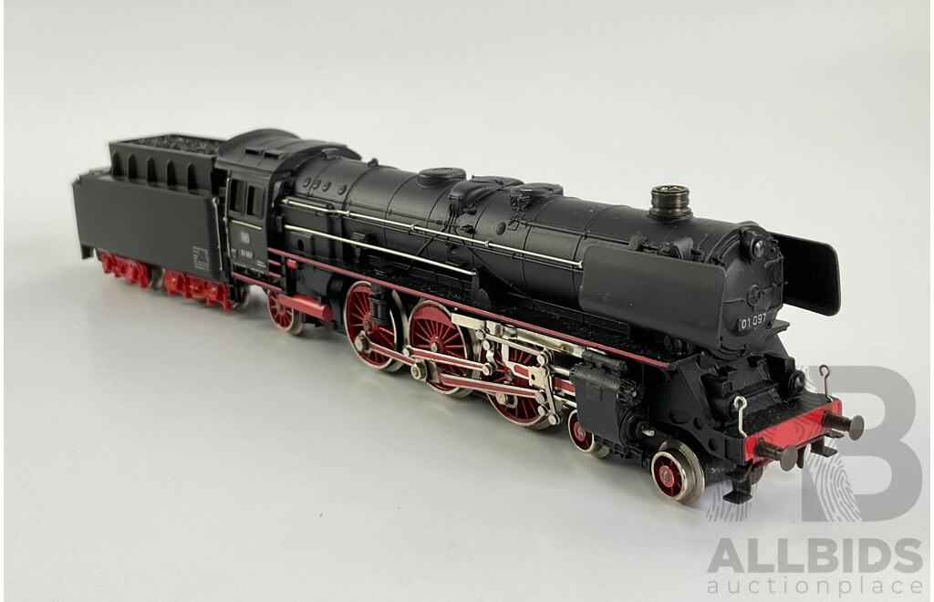 Vintage Marklin Three Rail HO Scale Steam Locomotive 3048 with Original Box, Made in West Germany