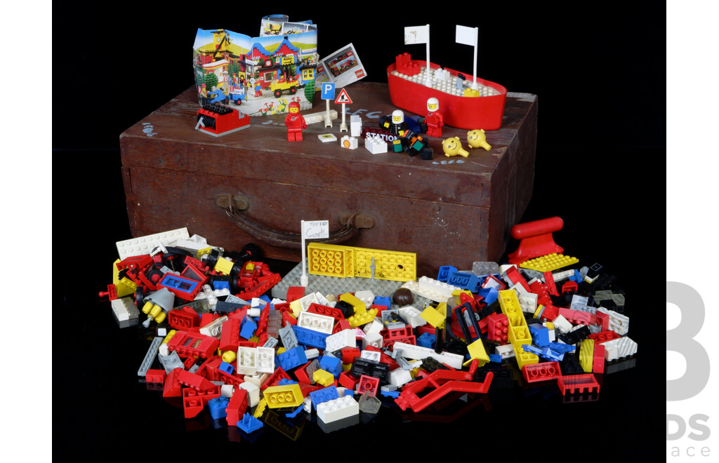 Collection Vintage 1970s Lego Including Minifigures and More