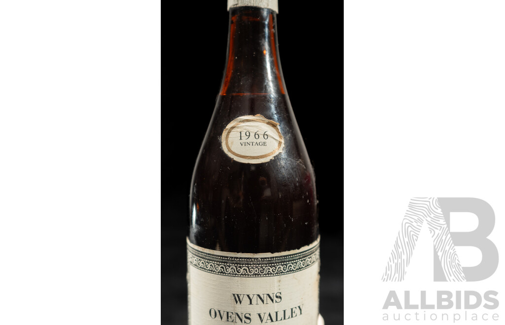 Wynns Ovens Valley Shiraz Burgundy Vintage 1966